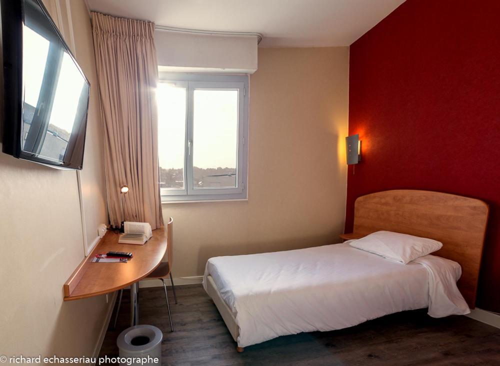 Hotel De La Vendee La Roche-sur-Yon Dış mekan fotoğraf
