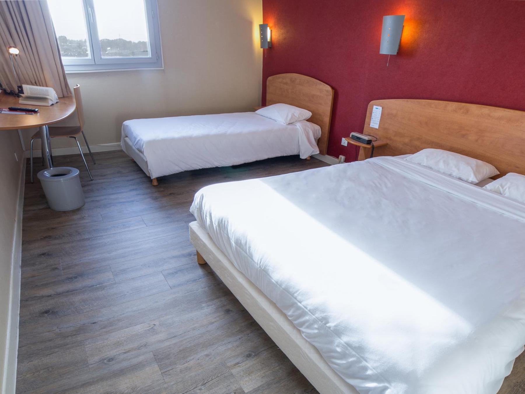 Hotel De La Vendee La Roche-sur-Yon Dış mekan fotoğraf